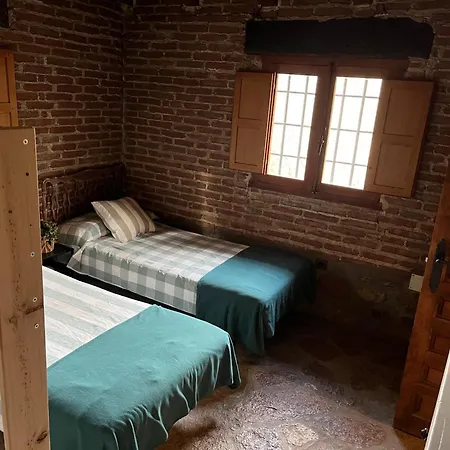 Antiguo Molino Con Piscina Y Chimenea En El Valle Del Tietar Feriehus